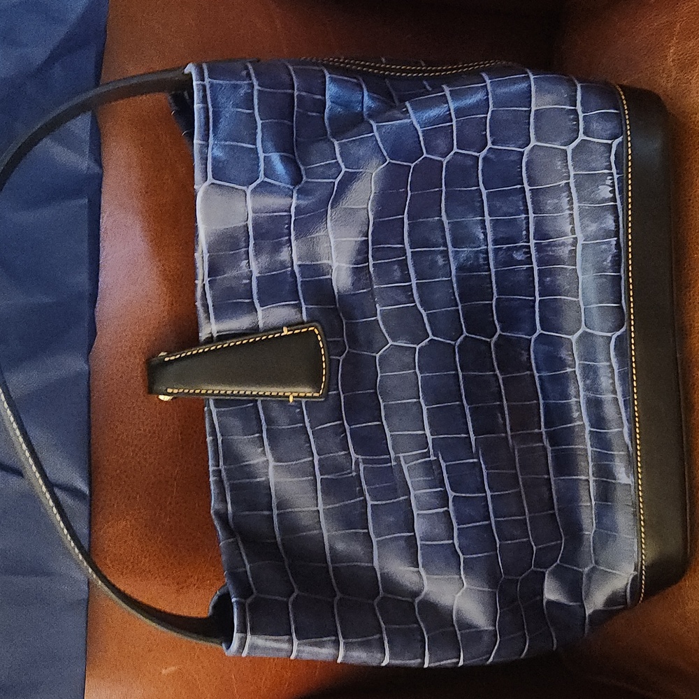 Dooney & Bourke Blue Croco Embossed Leather Logo Lock Hobo Bag - Picture 10 of 11